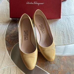 Salvatore Ferragamo Heels 9.5. Patent Nude